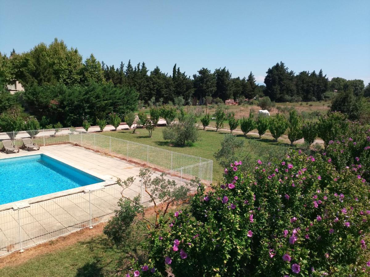 Les Gites Du Mas Canillac Châteaurenard Esterno foto