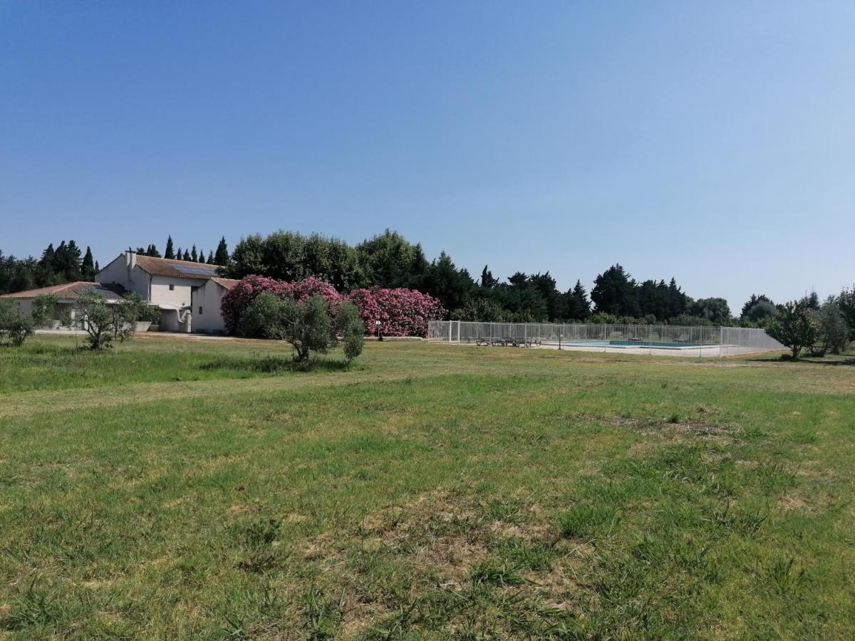 Les Gites Du Mas Canillac Châteaurenard Esterno foto