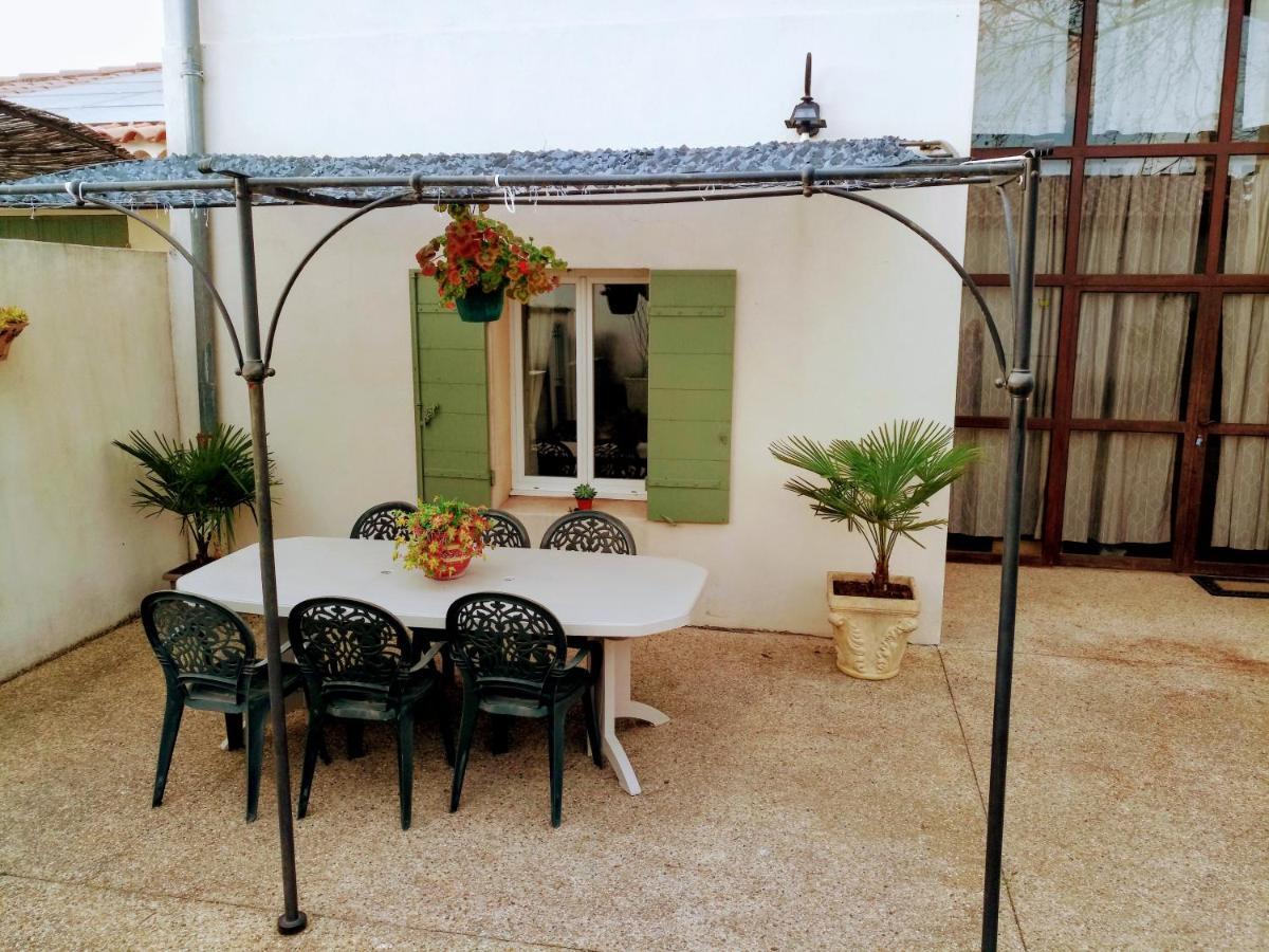 Les Gites Du Mas Canillac Châteaurenard Esterno foto